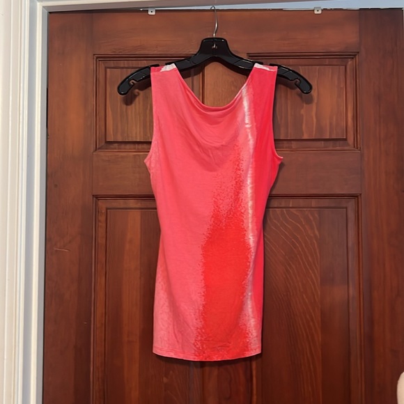 Tank - Picture 2 of 4